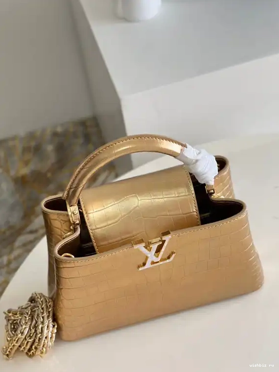 WIS LOUIS CAPUCINES BB VUITTON 0706